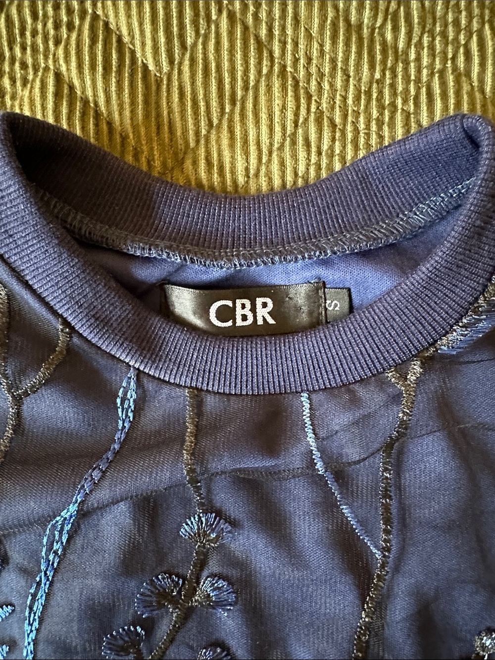 CBR Pullover blouse. - Picture 3 of 5